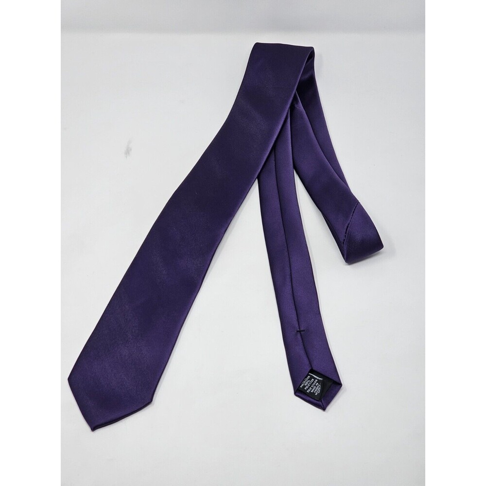 J. Ferrar Men's Necktie Tie Polyester Purple Solid Satin Finish Slim